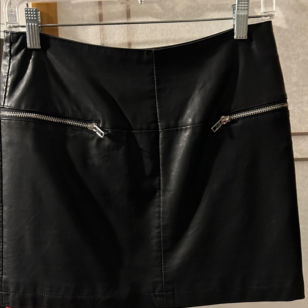 SHEIN Sleek Black Mini Skirt with Zipper Details